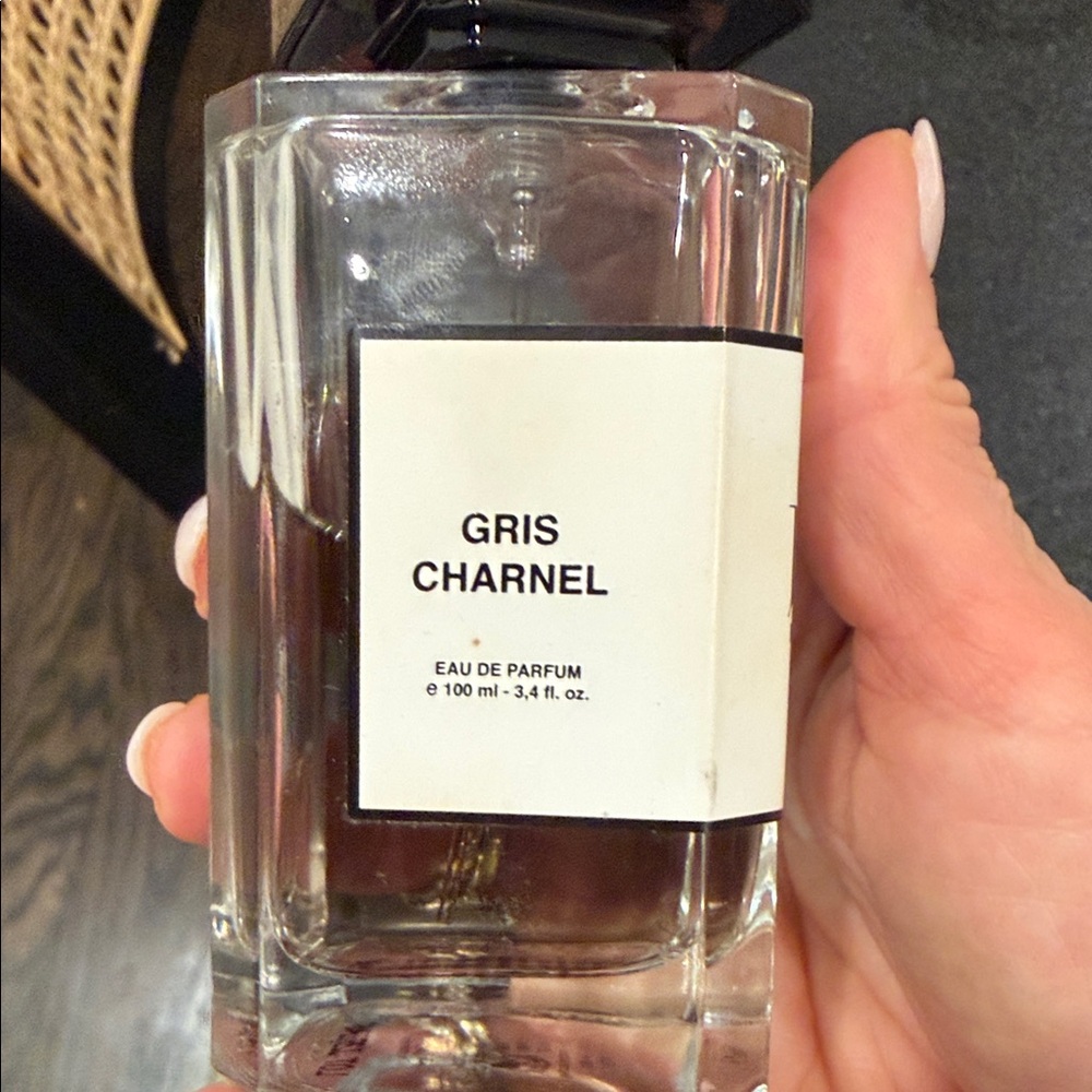 Gris Charnel Eau de Parfum with Black Cap - Picture 2 of 3